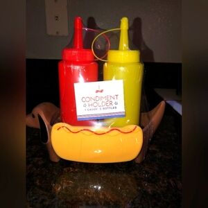 Dog-Shaped Condiment Holder with 2 Bottles